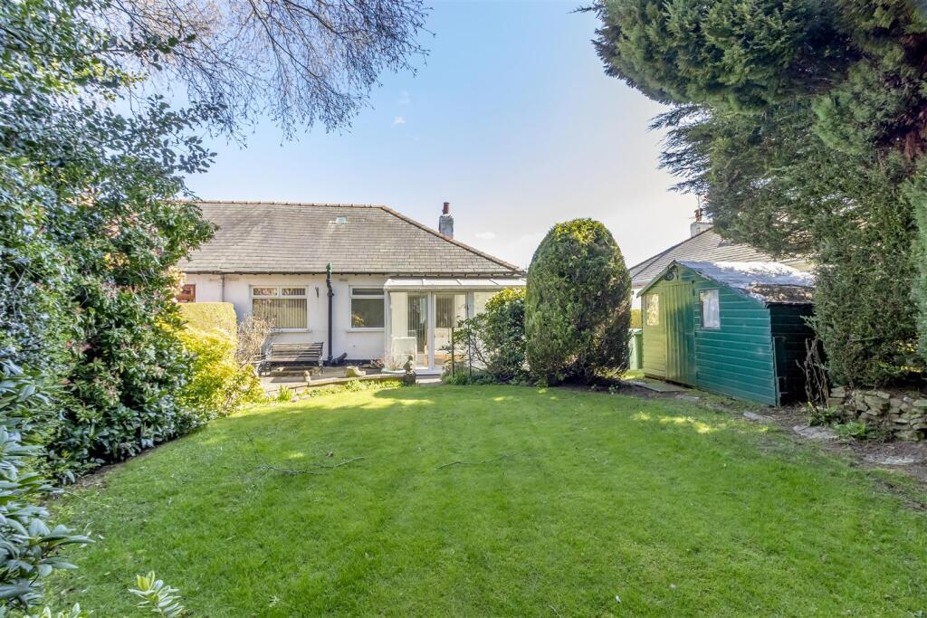 House in Leeds, Pool - View 4