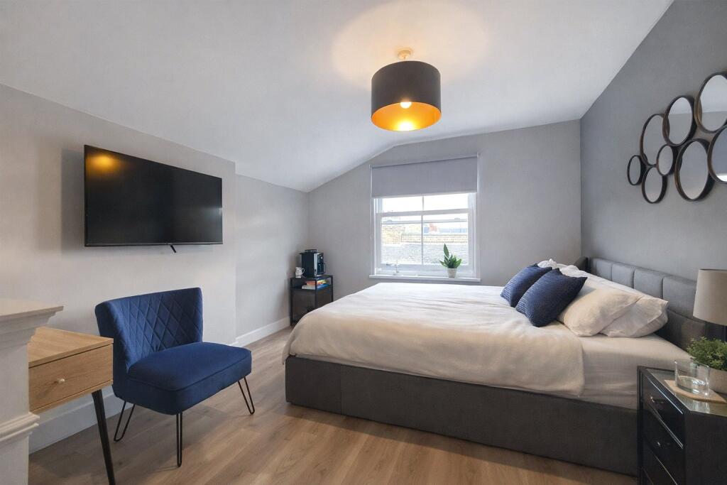 Main image of property: Lower Richmond Road, Putney, SW15