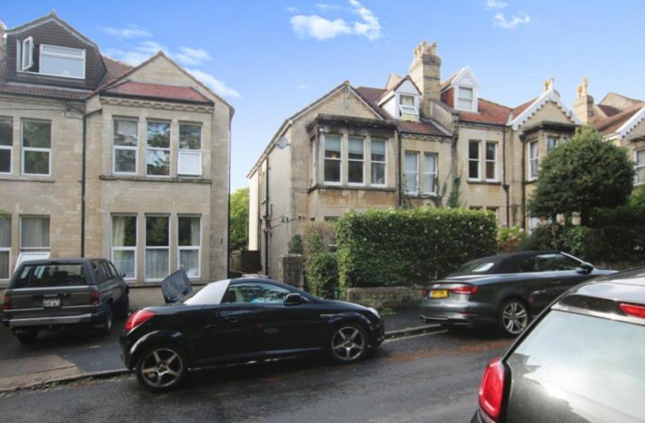 Main image of property: Effingham Road - St Andrews