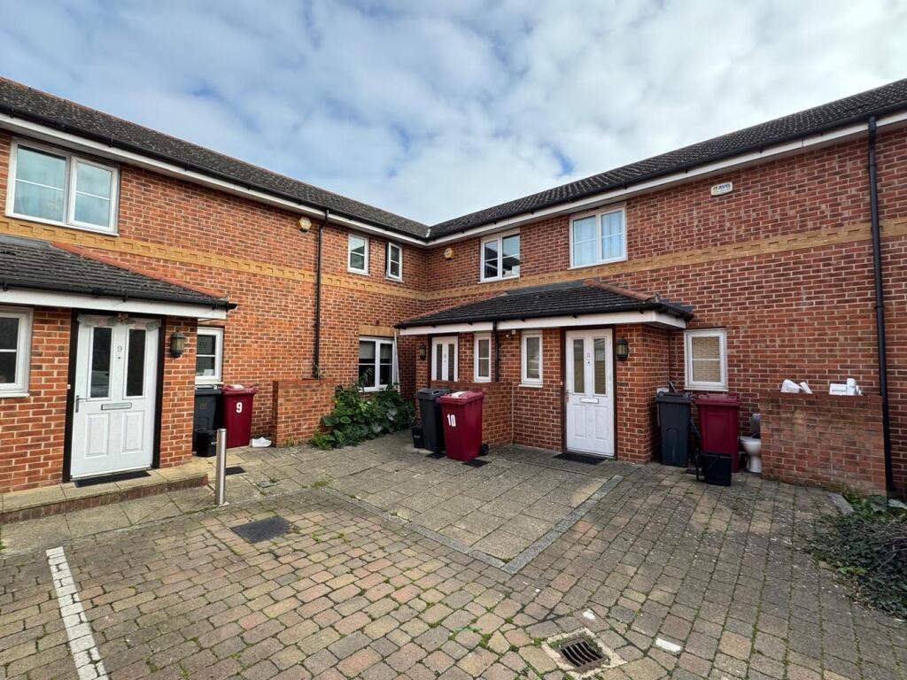 Main image of property: Battle Place, Reading, RG30
