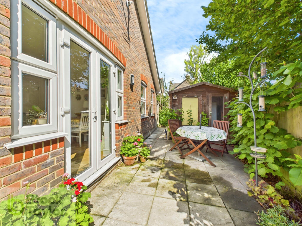 Queens Road, Haywards Heath photo 3