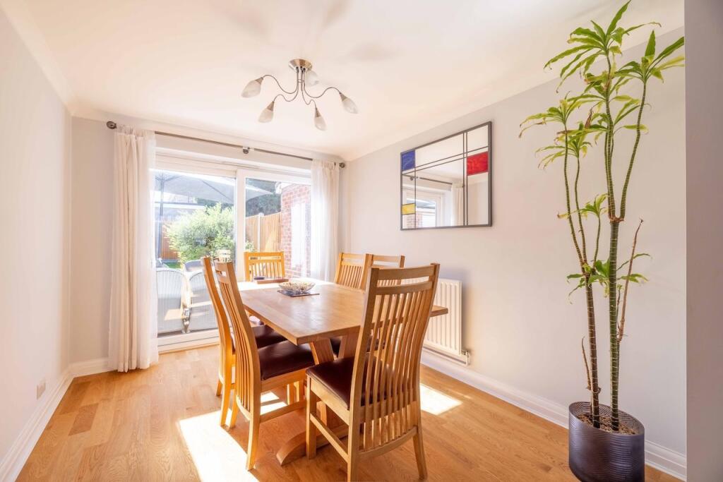 House in Slough, Burnham - View 4