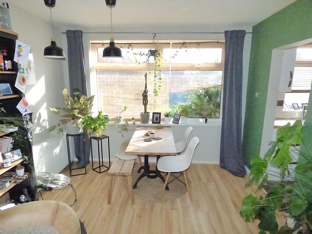 Raynville Rise, Bramley, Leeds photo 4