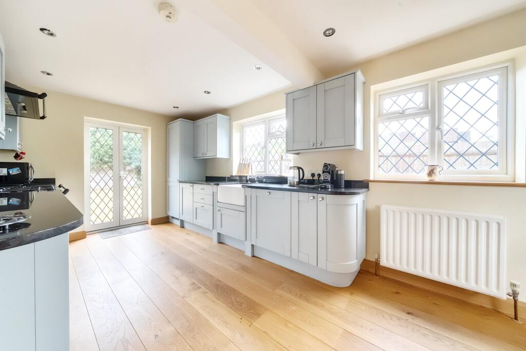 Hookley Lane, Elstead, Godalming, Surrey, GU8 photo 2
