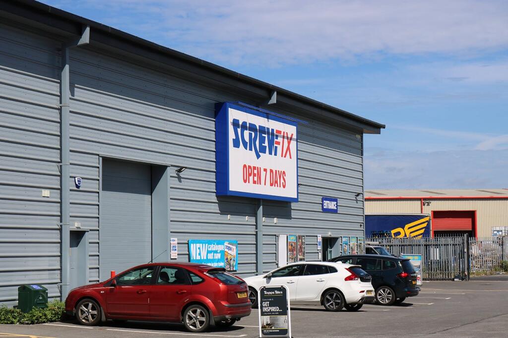 The Trade Yards Beverley_Screwfix unit