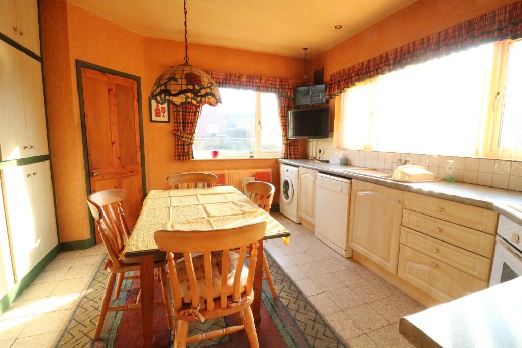 56 Burnham Road, Epworth, DN9 1BY photo 2