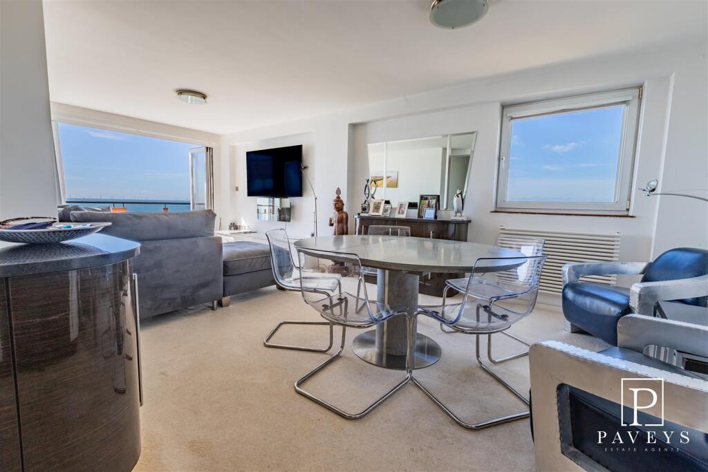 Apartment in Frinton-on-Sea, Frinton and Walton - View 5