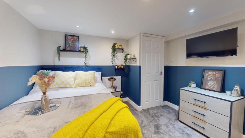 6 bedroom terraced house for rent