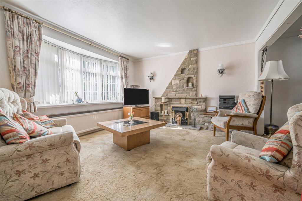 Webster Close, Altwood Area, Maidenhead, SL6 photo 2