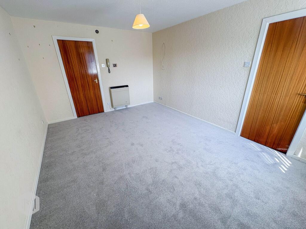 Apartment in Warrington - View 5