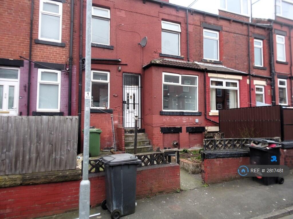 Main image of property: Raincliffe Grove, Leeds, LS9