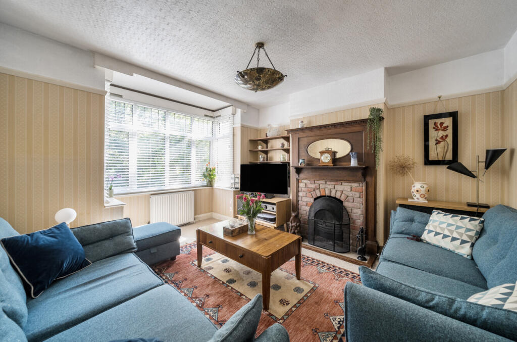 Canesworde Road, Dunstable, Bedfordshire photo 2