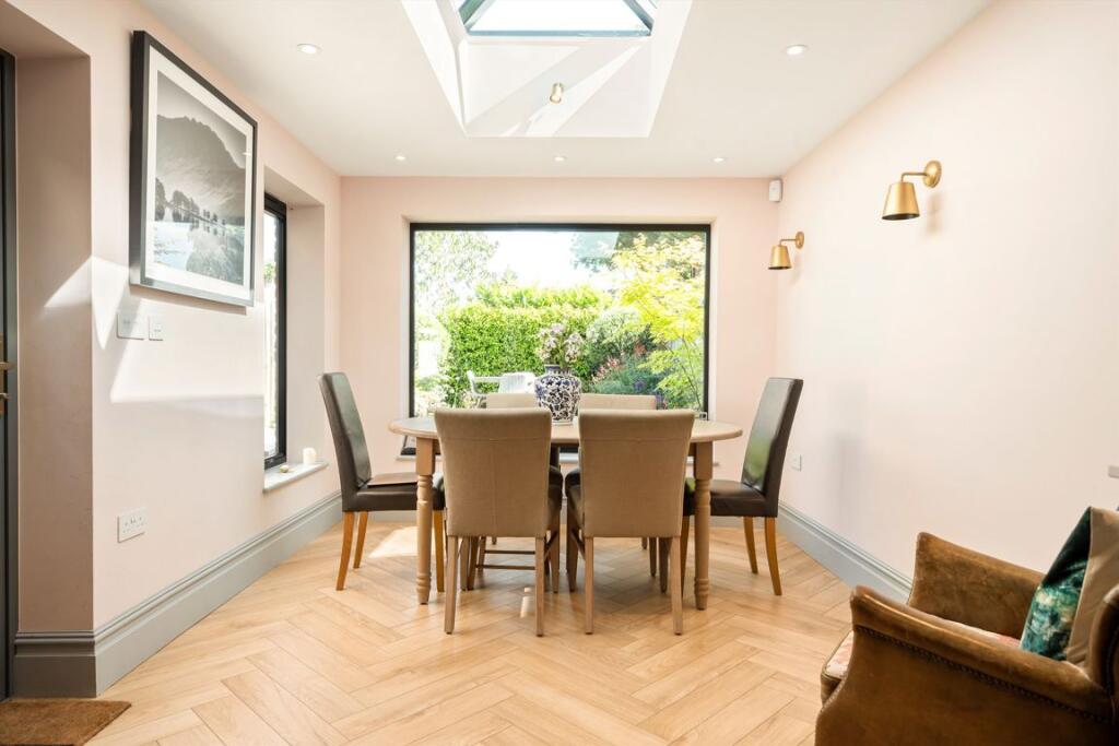 House in London, St Margarets - View 4