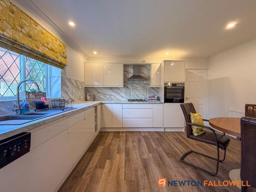 Manor Drive, Long Bennington, NG23 - View 6