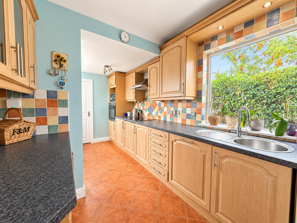 Amblecote Road, Brierley Hill photo 4