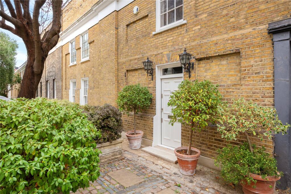 Main image of property: Hyde Park Gardens, London, W2