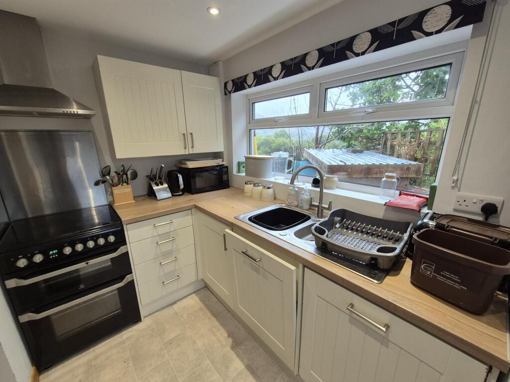 House in Llandudno, Llanddeiniolen - View 4