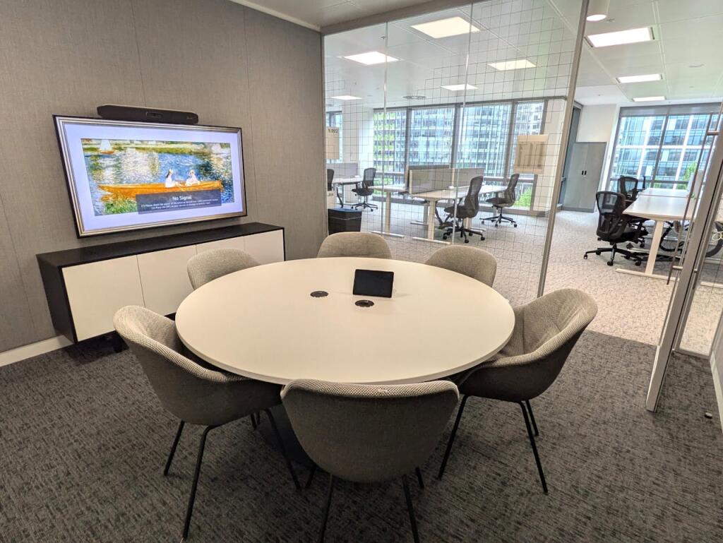 Level 5 Meeting Room.jpg