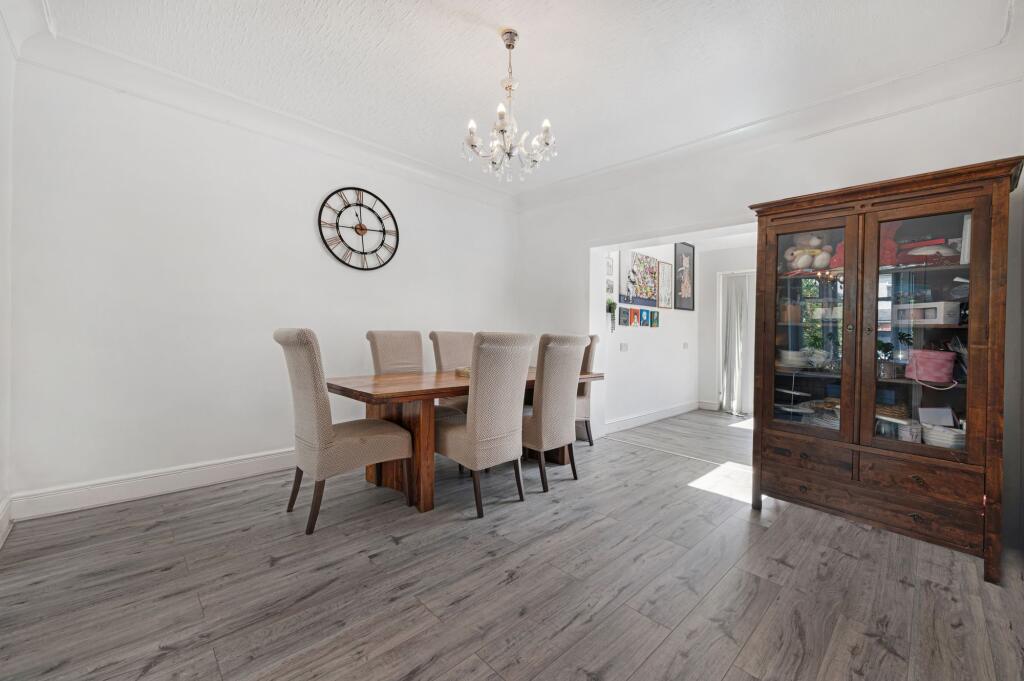 Foulds Avenue, Bury, BL8 photo 4