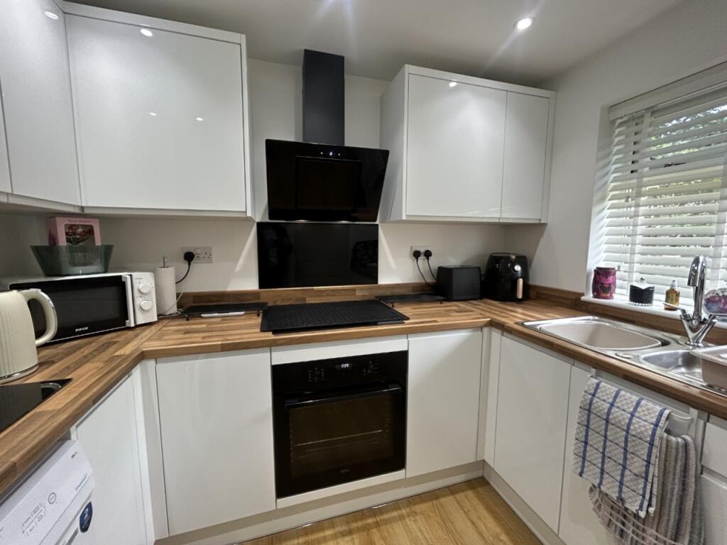 Brunslow Close, Willenhall, West Midlands, WV13 photo 2