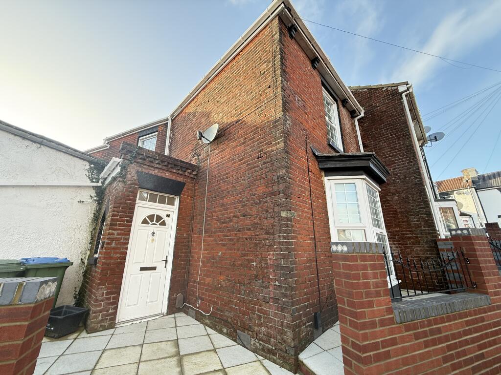 Main image of property: Inner Avenue, Southampton