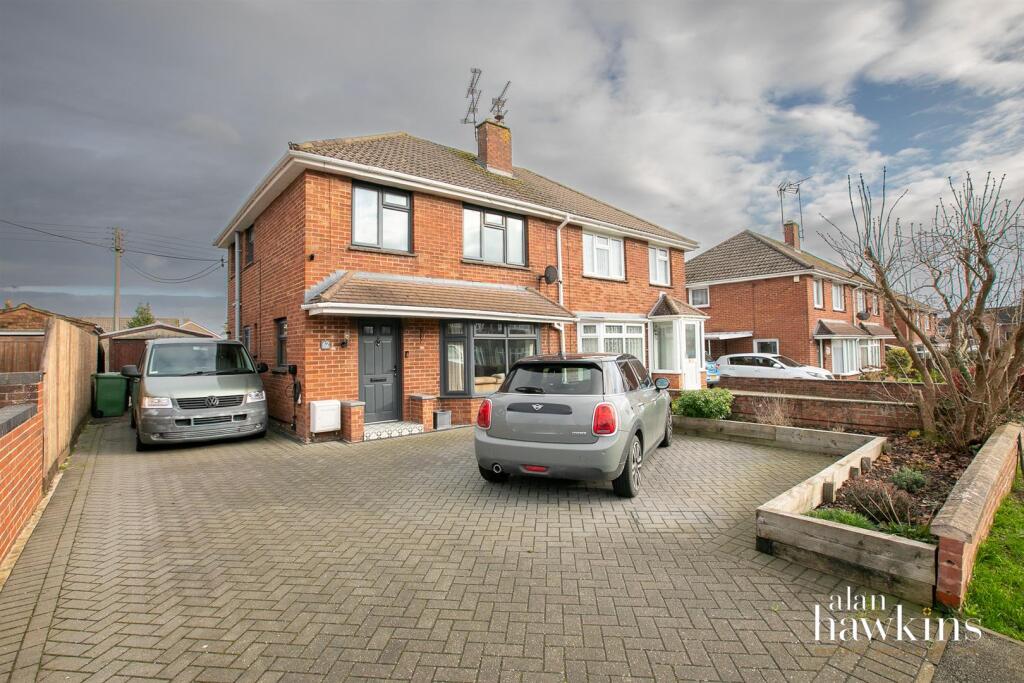 Main image of property: Longleaze, Royal Wootton Bassett