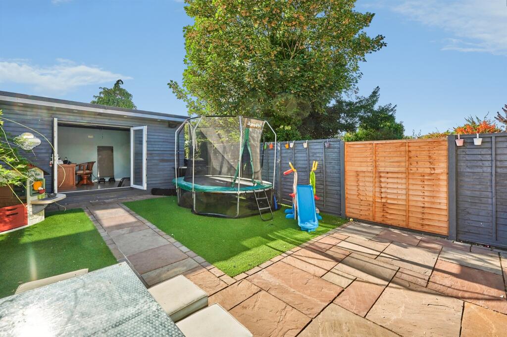 House in Royston - View 4