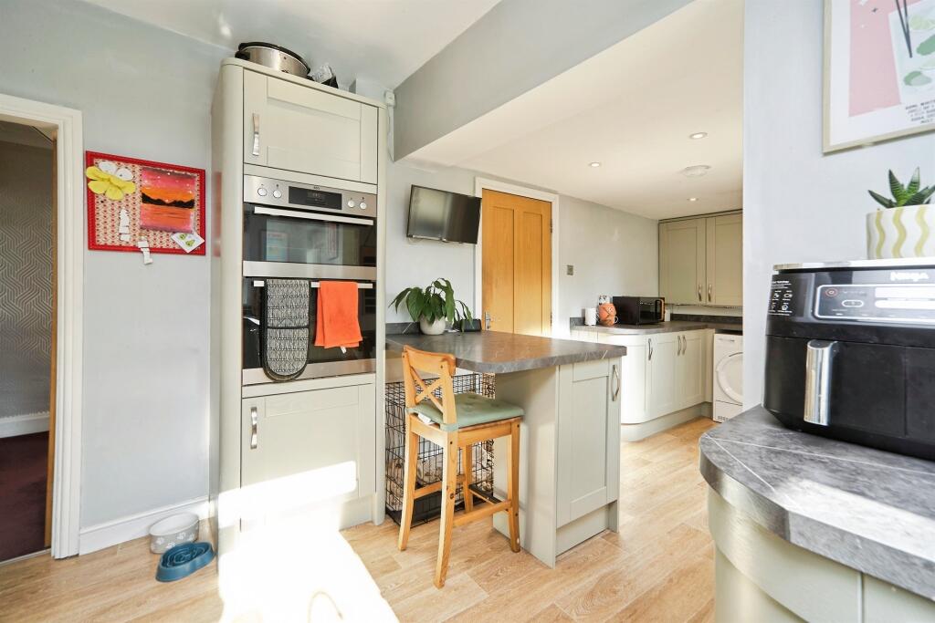 House in Leeds, West Yorkshire - View 3