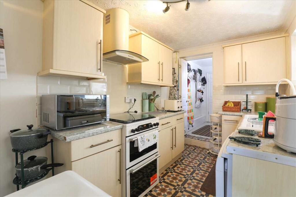 High Street, Burton Latimer - View 5