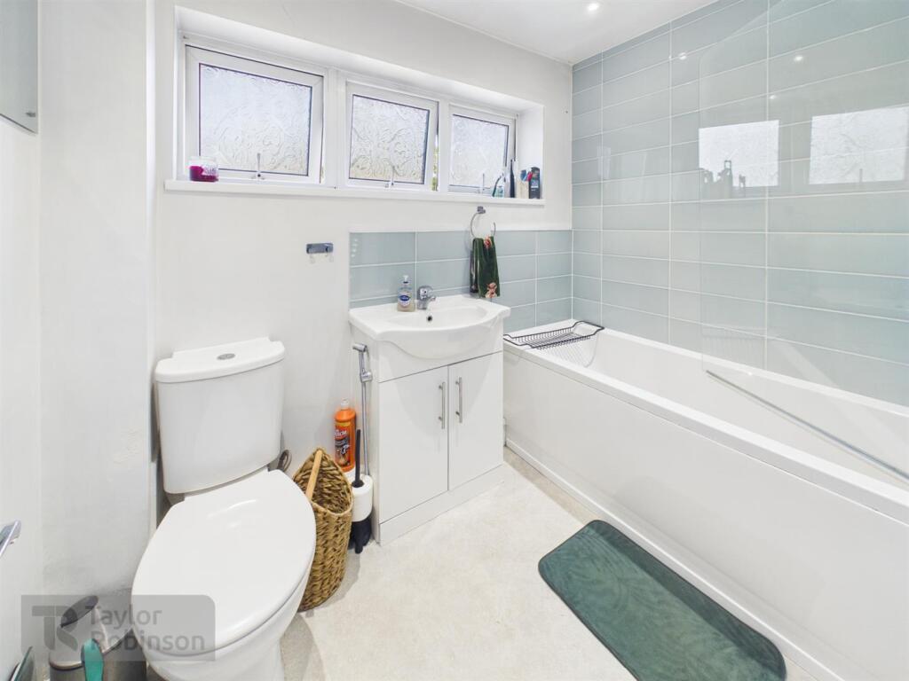 House in Crawley, Gossops Green - More