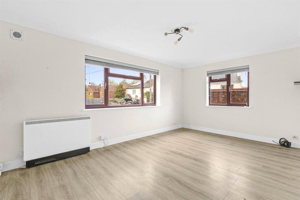 Apartment in Hemel Hempstead - View 4