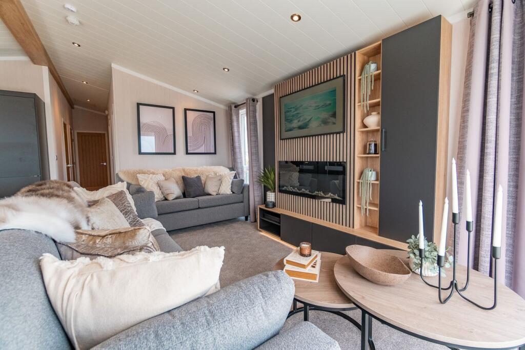 House in Pwllheli - More