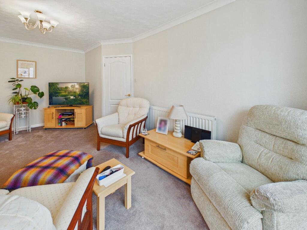 Courtmount Grove, Drayton, PO6 2BN – pohled 3