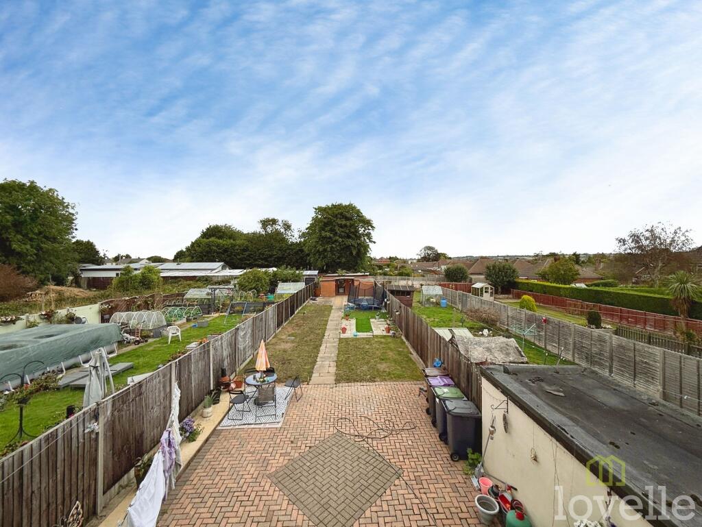 House in Lincoln - View 4