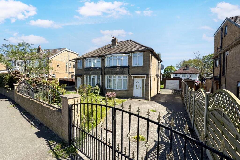 Main image of property: Carr Manor View, Leeds