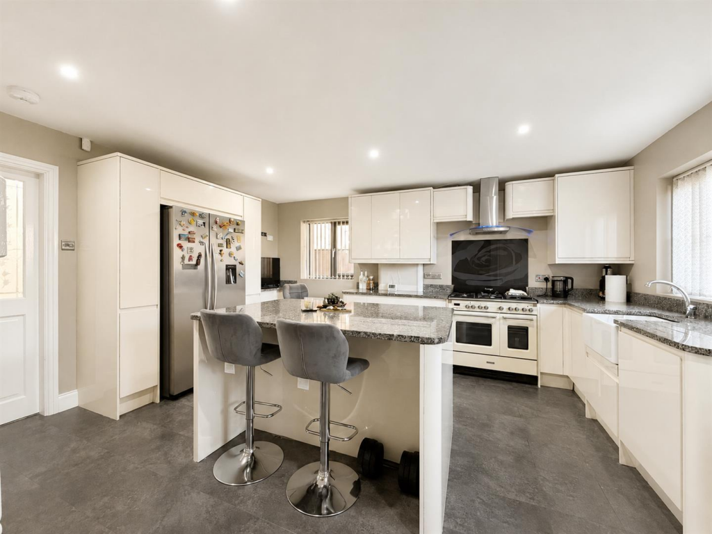 East Lane, Edwinstowe, Mansfield photo 4