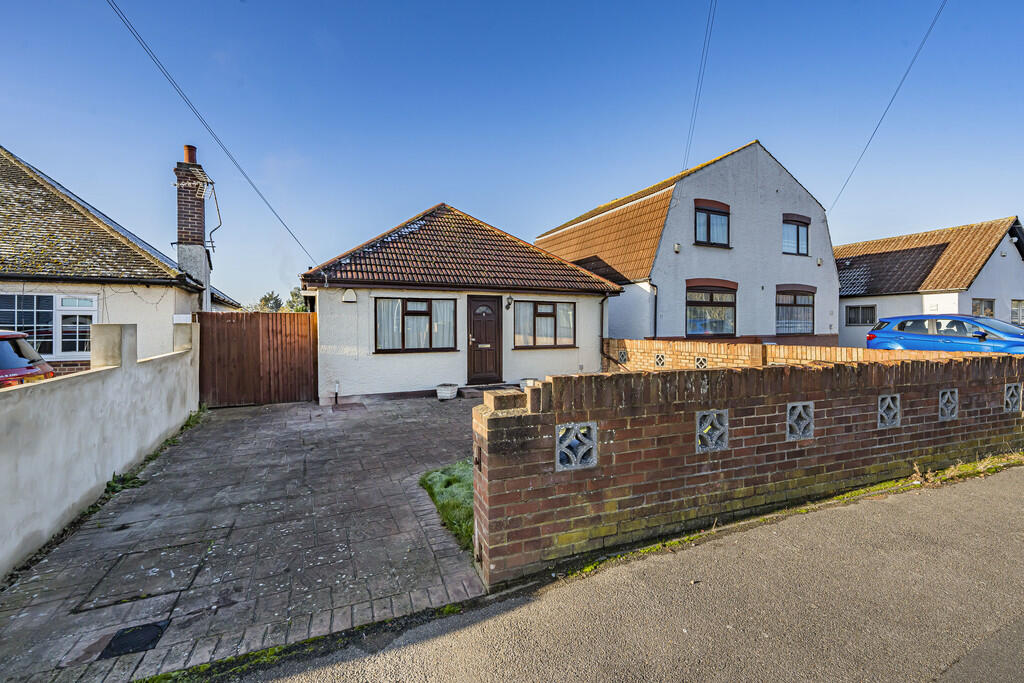 3-bed detached on Bourn Avenue, Hillingdon, £550,000