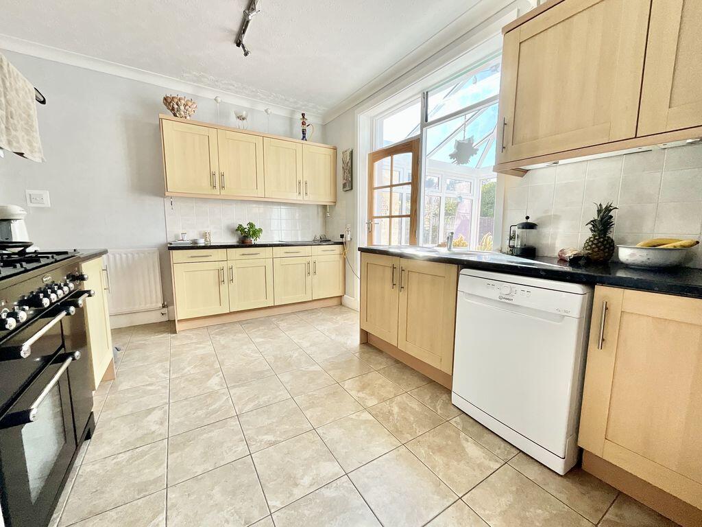 Avoncliffe Road, Southbourne photo 5