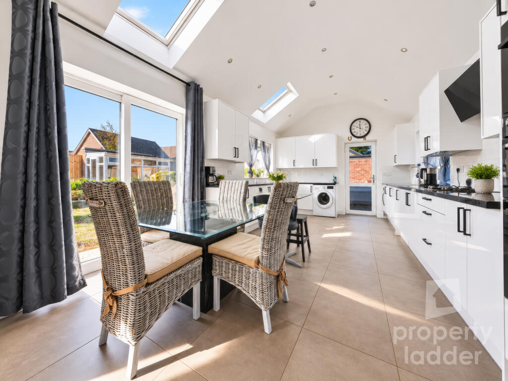 Yarmouth Road, Blofield, Norfolk photo 4