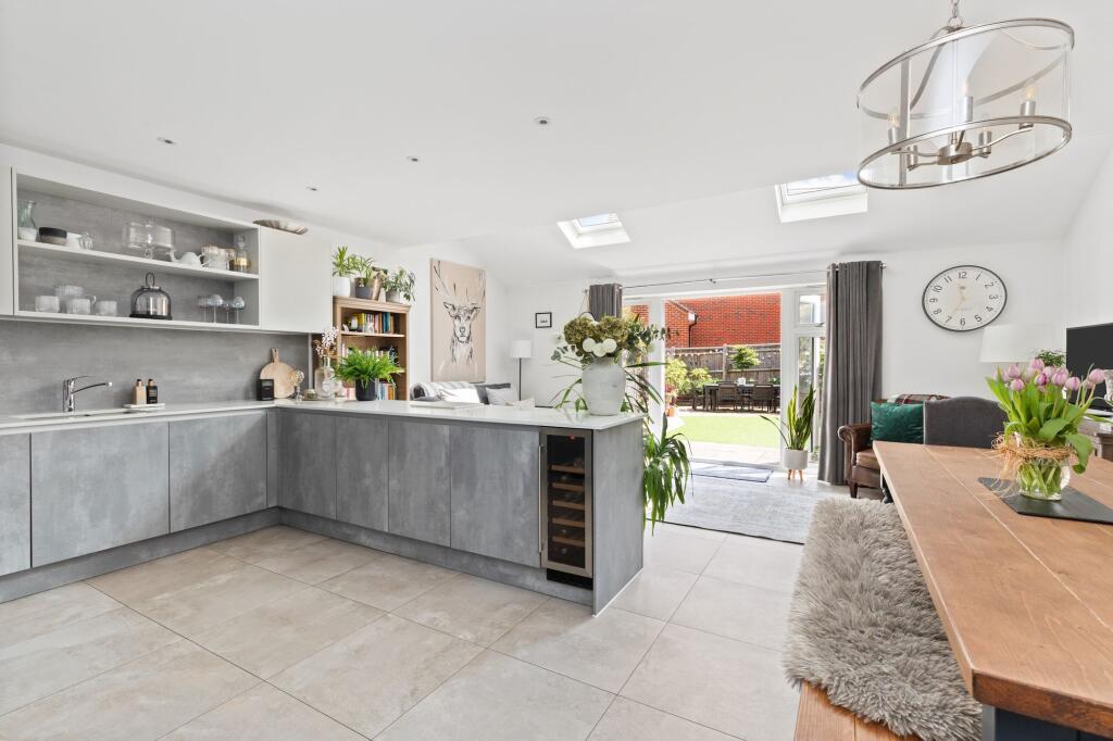 House in Redhill - View 2