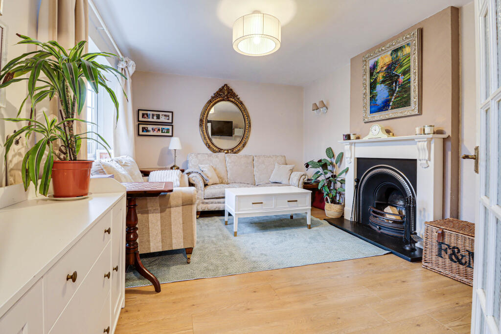 Lybury Lane, Redbourn, St. Albans, AL3 photo 2