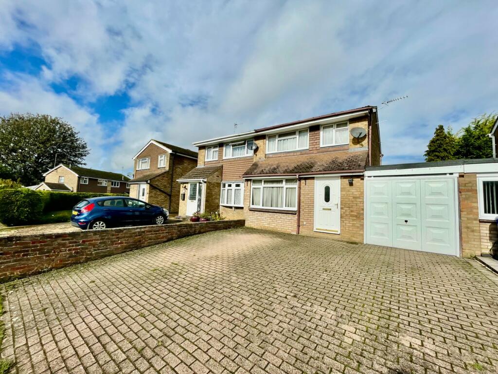 3-bed semi-detached on Springfield Gardens, Deanshanger, Milton Keynes, MK19, £335,000