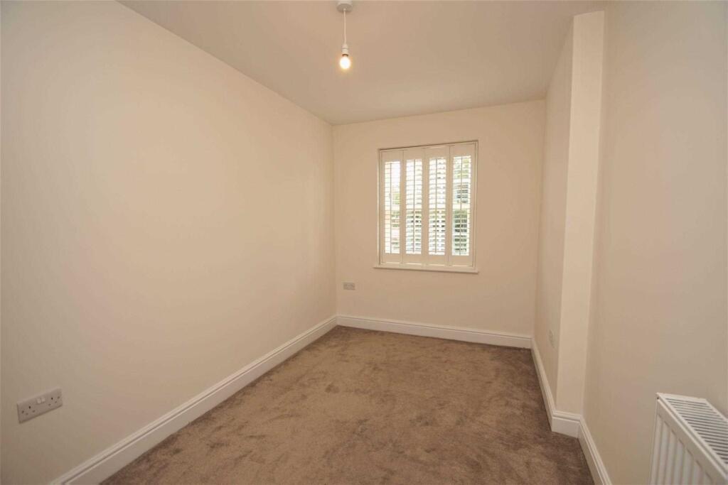Apartment in East Hertfordshire, Hertford - View 5