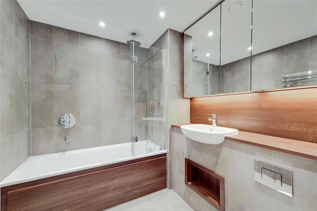 Apartment in London - View 5