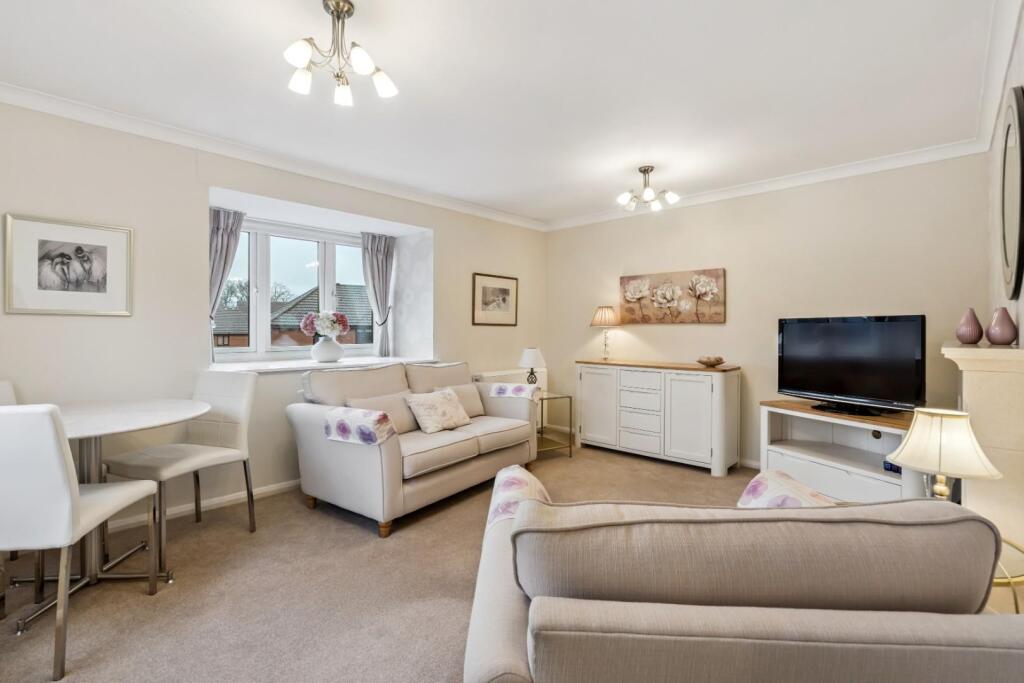 Main image of property: Windsor Court, King George V Road, Amersham, Buckinghamshire, HP6 5AN