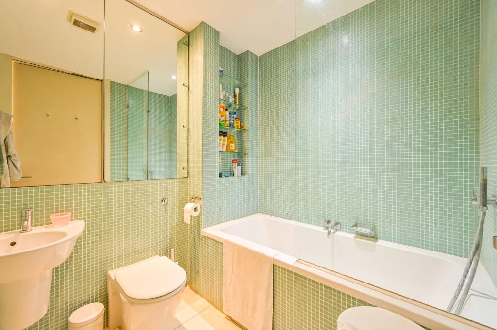 Apartment in London, City of London - View 4