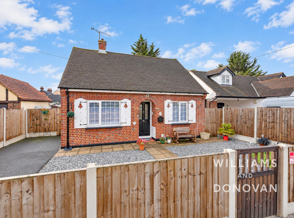 2-bed detached on Melcombe Road, South Benfleet, £400,000