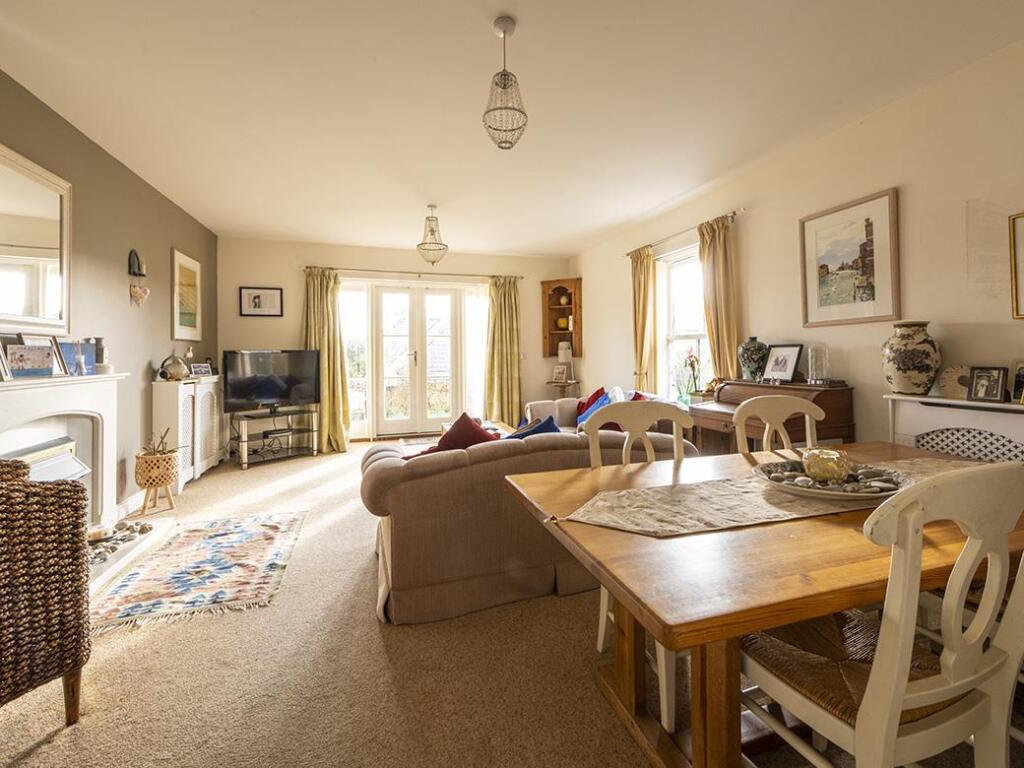 4, Castleton Court, Sherborne photo 3