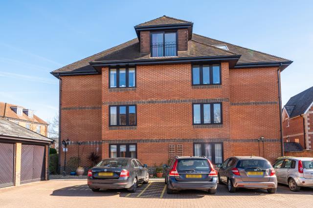 Apartment in South Oxfordshire, Henley-on-Thames - View 3