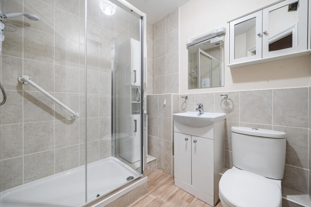 Apartment in Reading, Little Heath, Tilehurst - More